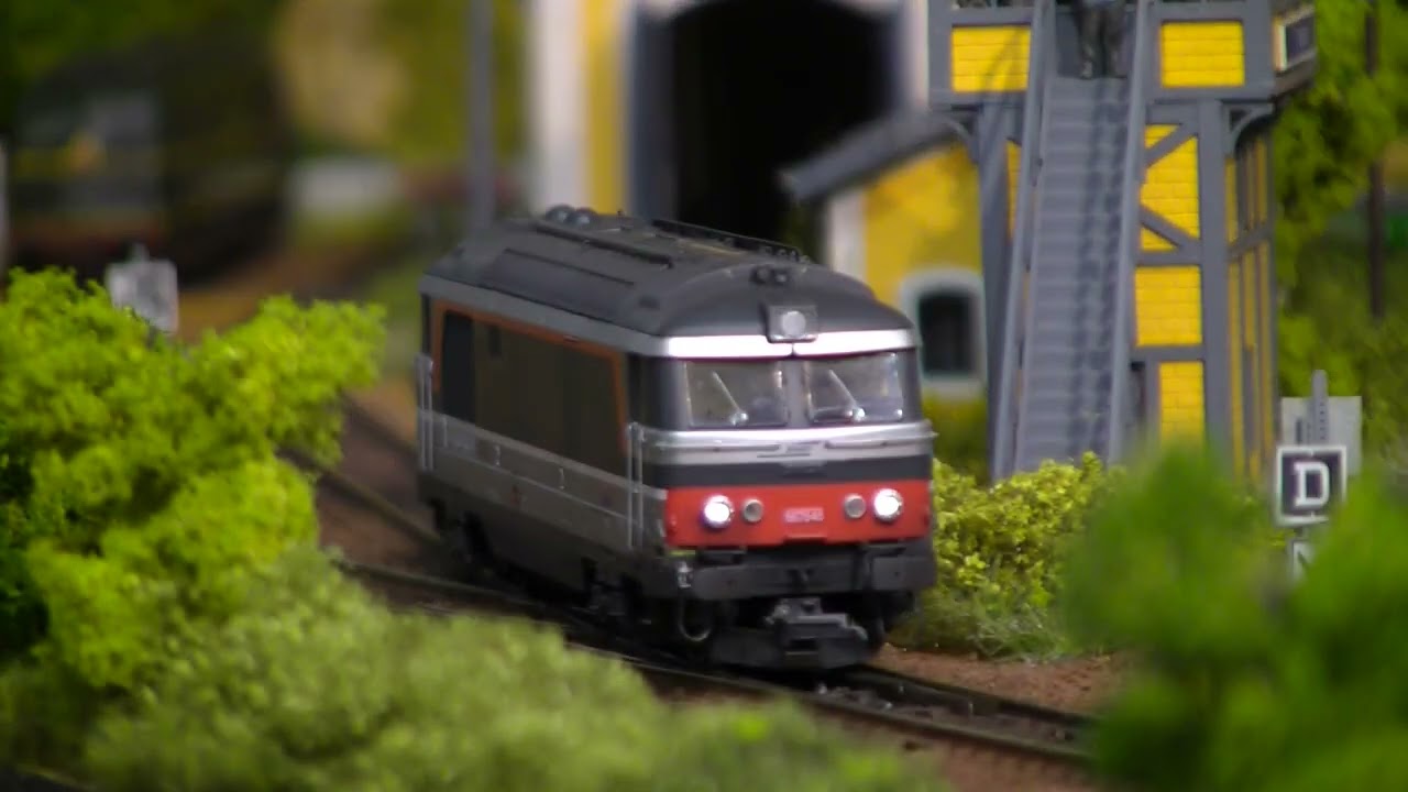 Trains HO - Mon réseau HO - Les BB 67000 REE à la manœuvre.