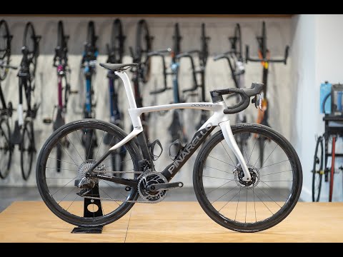 Vidéo: Où sont fabriqués les cadres pinarello dogma ?