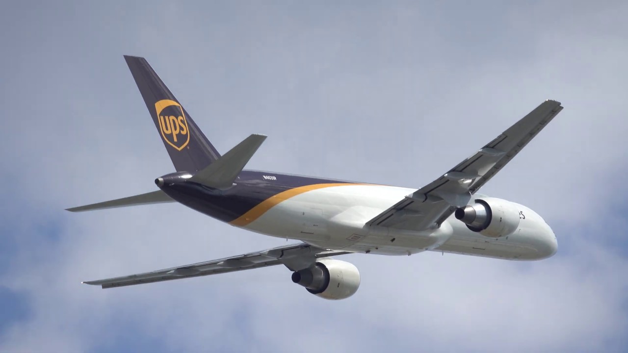UPS 757 Cargo Airplane N402UP Take Off Louisville SDF - YouTube