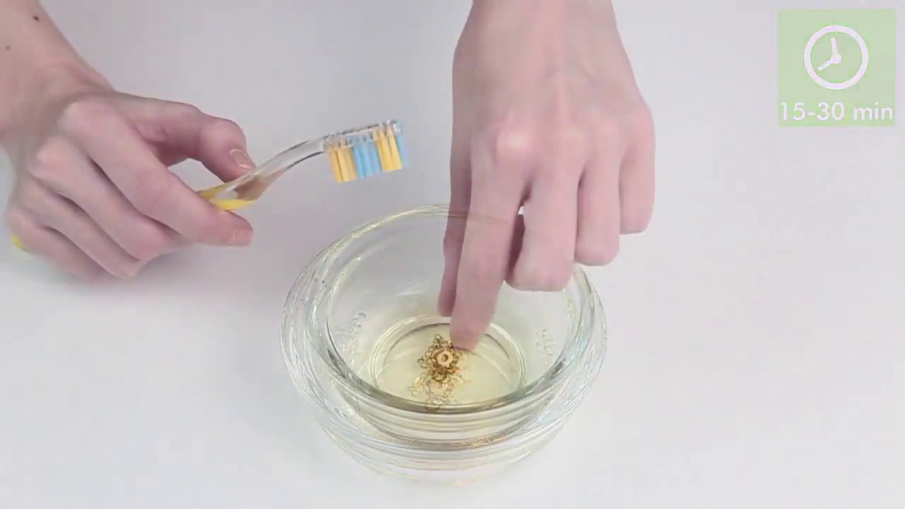 The Right Way to Clean Gold Jewelry – Bostonian Jewelers