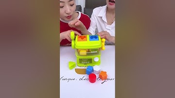 The dinosaur matching machine is really fun. Use your brain to find the corresponding colors and