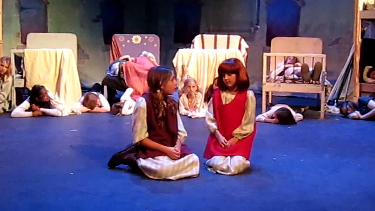 molly-from-annie-youtube