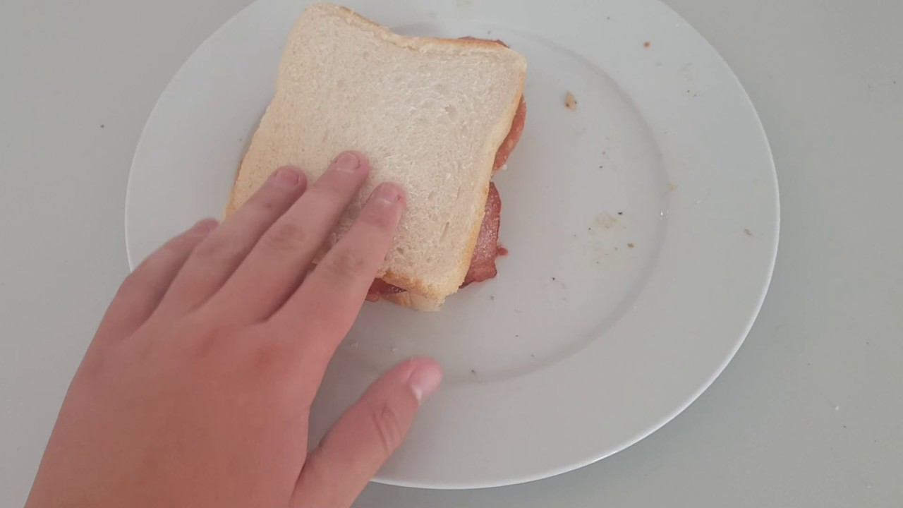 How to make an e🅱️in bacon sandwich YouTube