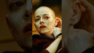 Emma Stone's shaved head scene from #bugonia #movie