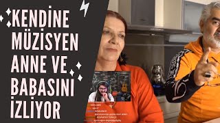 Kendine Müzisyen - Anne ve Babasını İzliyor