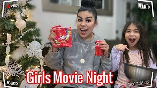 Vlogmas Day 11 MOM & DAUGHTER CHRISTMAS MOVIE NIGHT!!