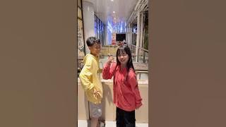 Download lagu Report to the boss, someone's always being a bucin!๐