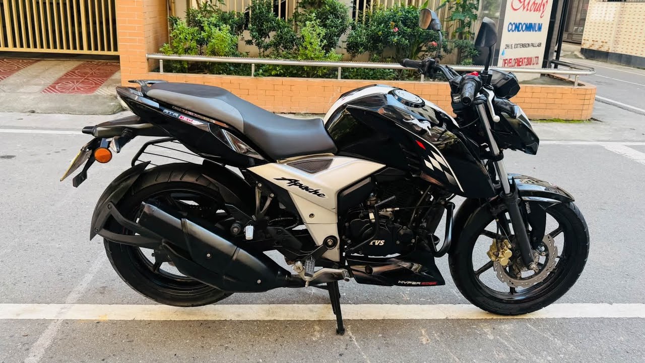TVS Apache RTR 160 4V 2022 Black