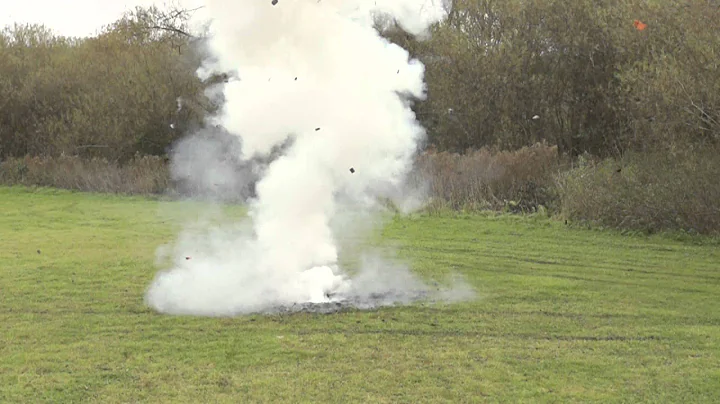 Slow motion explosion 400 frames per second with Sony FS700