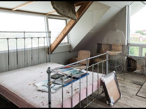 Abandoned villa in Stokkseyri - Iceland — Stokkseyri — video poster