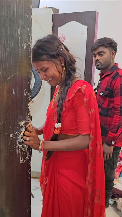 Bhabhi ro rhi he