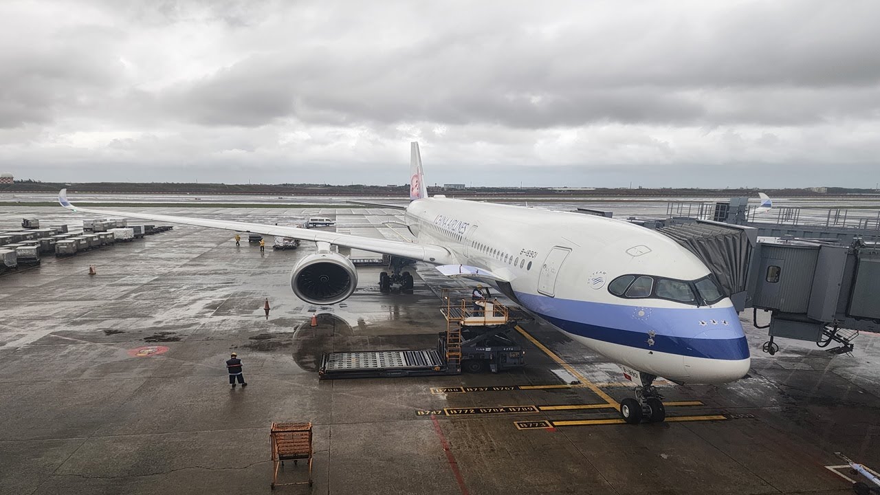 中華航空 A350-900 台北飛往香港 ''全程飛行'' China Airlines A350-900 Taipei To Hong Kong ''Full Flight'' 