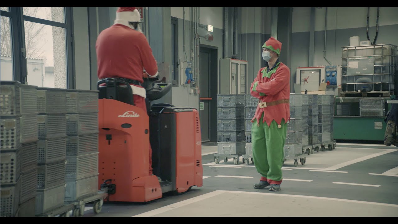 Santa Claus Is Turning To Town