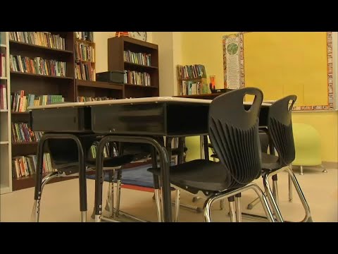 CPS cancels school for 3rd day amid impasse with CTU