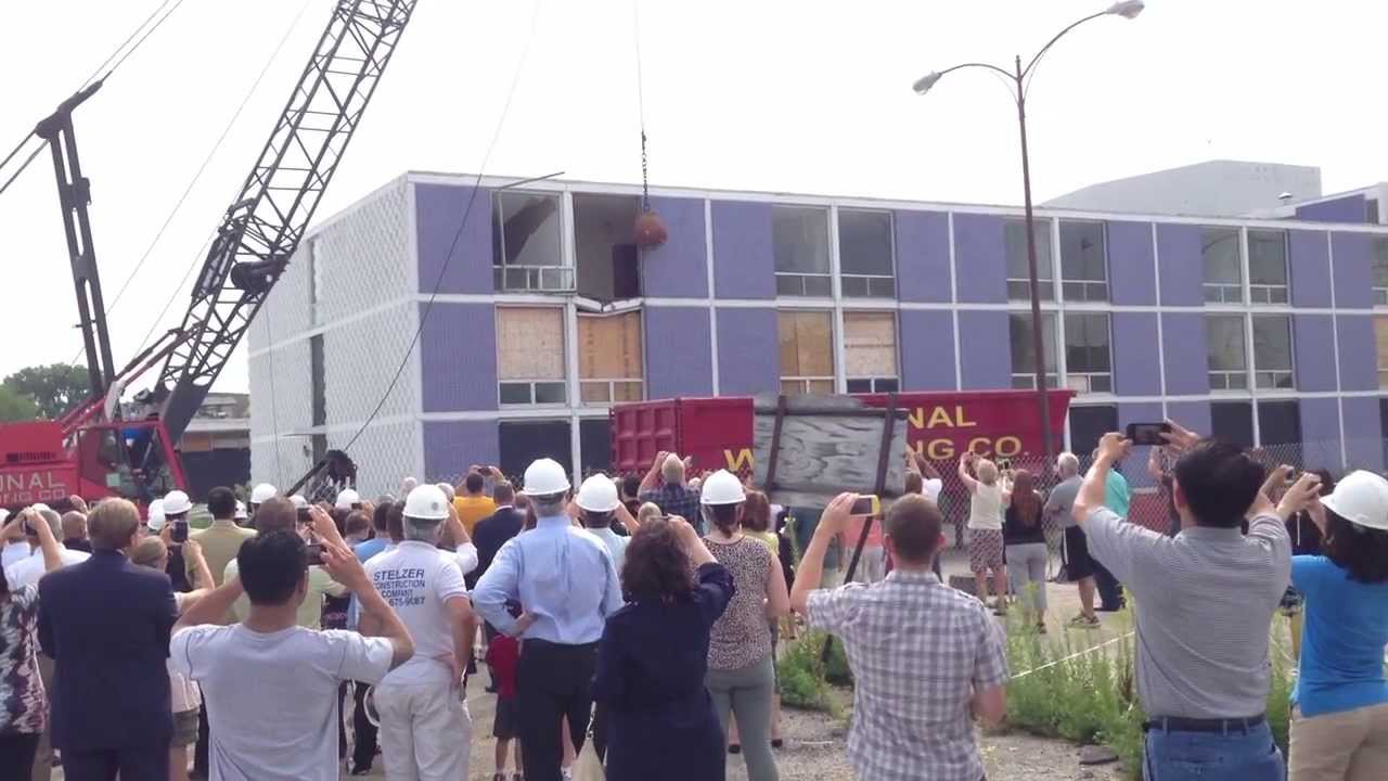 Demolition Of The Purple Hotel In Lincolnwood Il You