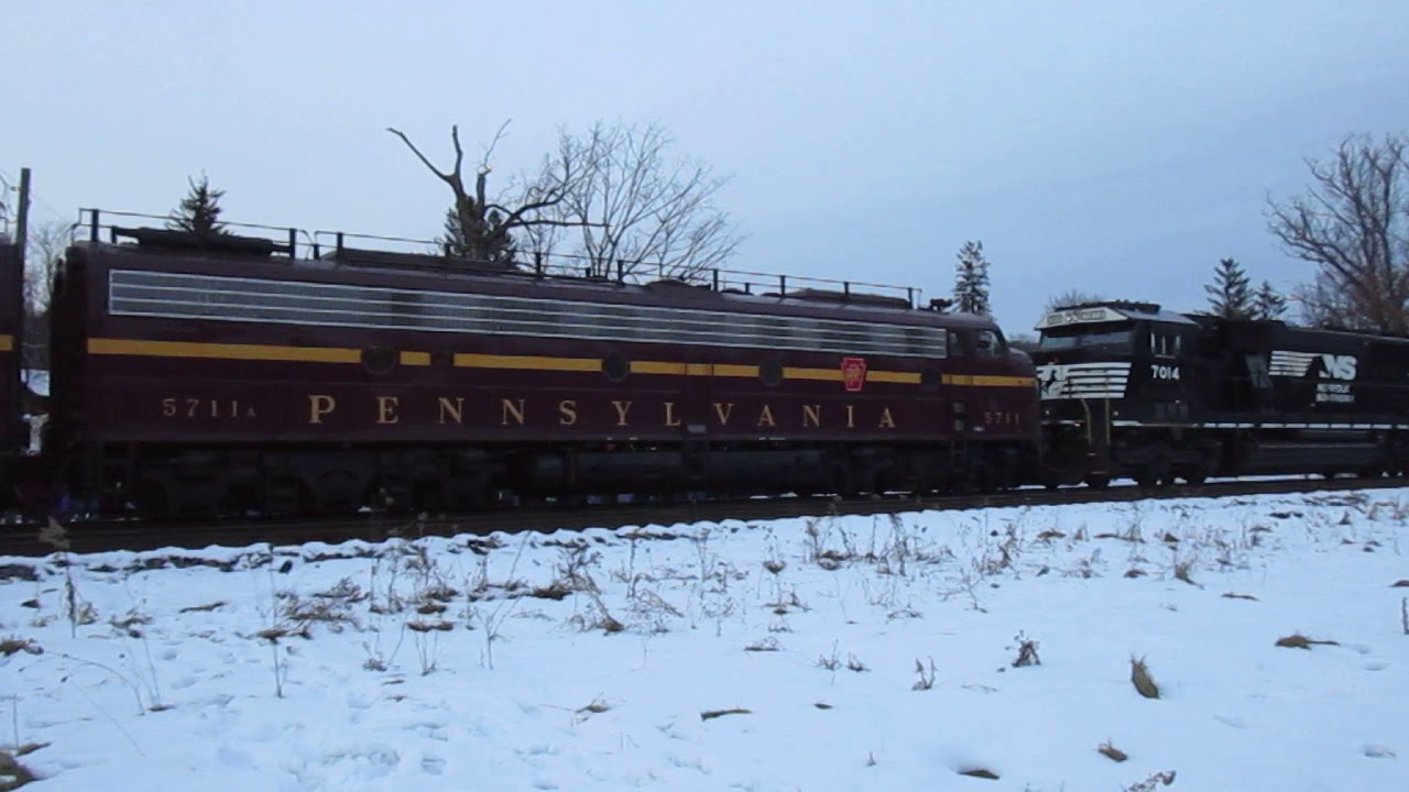 Pennsylvania E8's on the 2018 Toys for Tots train YouTube