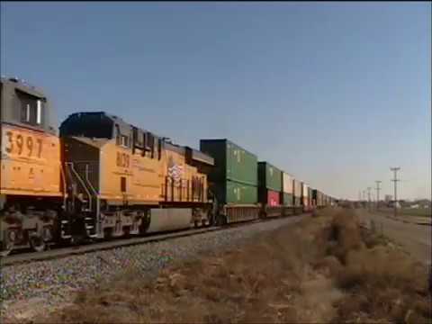 A WB Union pacific Stacker at Look Ln near Notus, ID(With an Ex-SP SD70M)