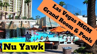 🟡 Las Vegas | MGM Grand Room & Pool Tour. Check Out The Grand King Room & The Pools & Lazy River!