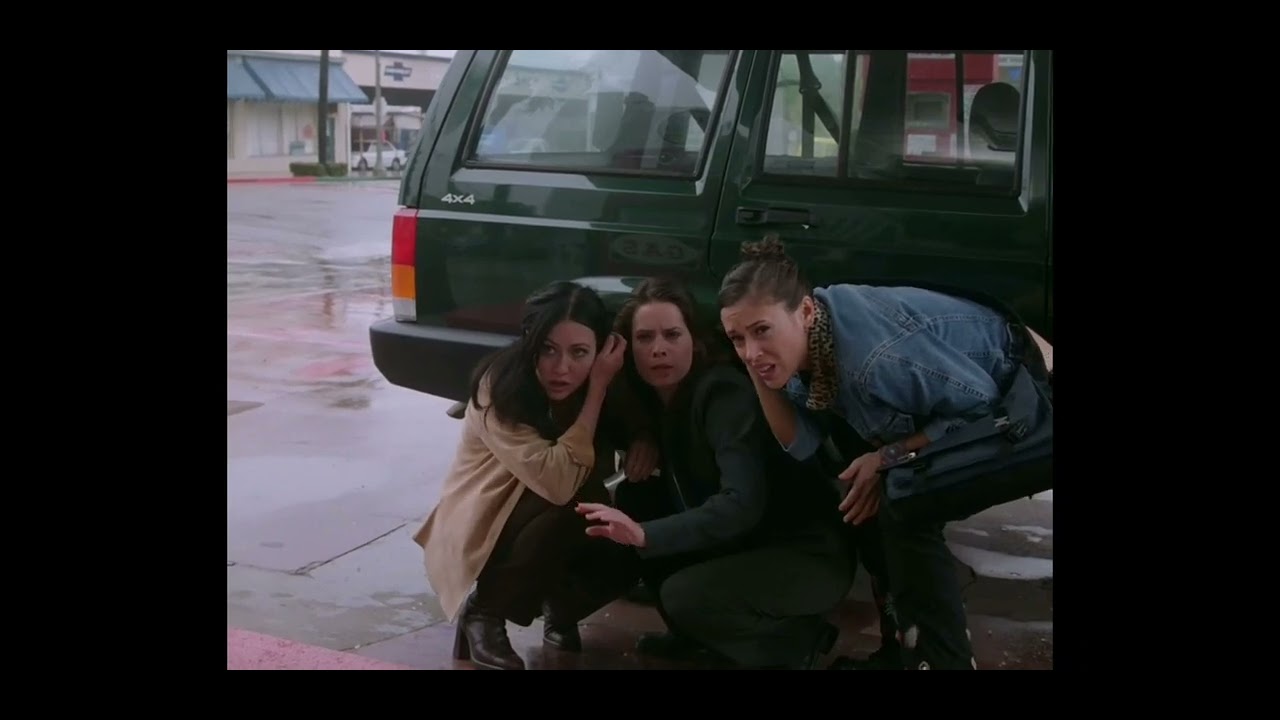 Alyssa Milano huge thong slip - YouTube