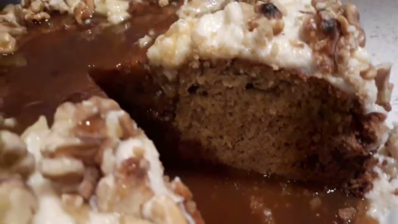 How To Make A Walnut Cake With Maple Sauce / Easy Snack Cake Recipe