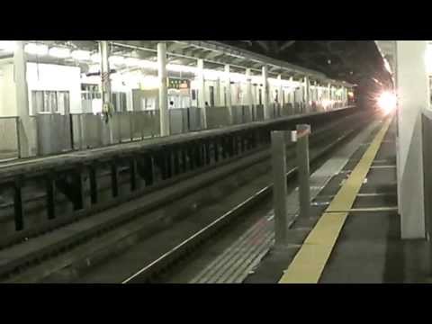 単独で通過するE3系　くりこま高原駅