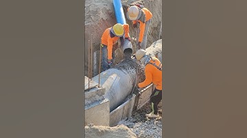 Casting concrete of drainage before backfill sand