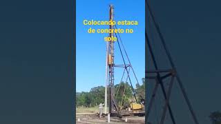 Colocando Estaca De Concreto No Soloconstruo eletricista plantas fiao obras dps pvc