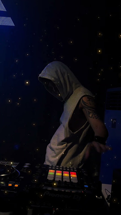 《细雨带风渗透黄昏的街道》这首歌名叫什么???