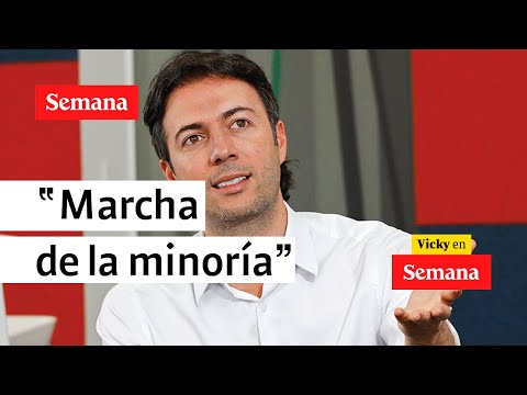 "Marcha de la minoría": Daniel Quintero explicó polémico saludo en Medellín | Vicky en Semana