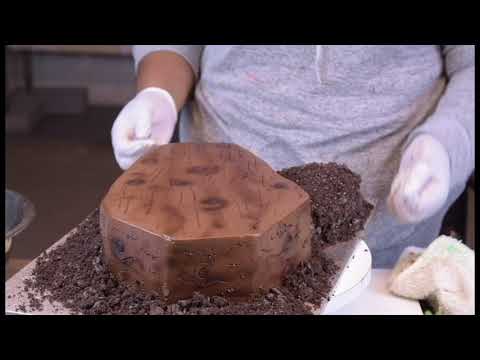 Video: How To Make A Juicy Sponge Cake 