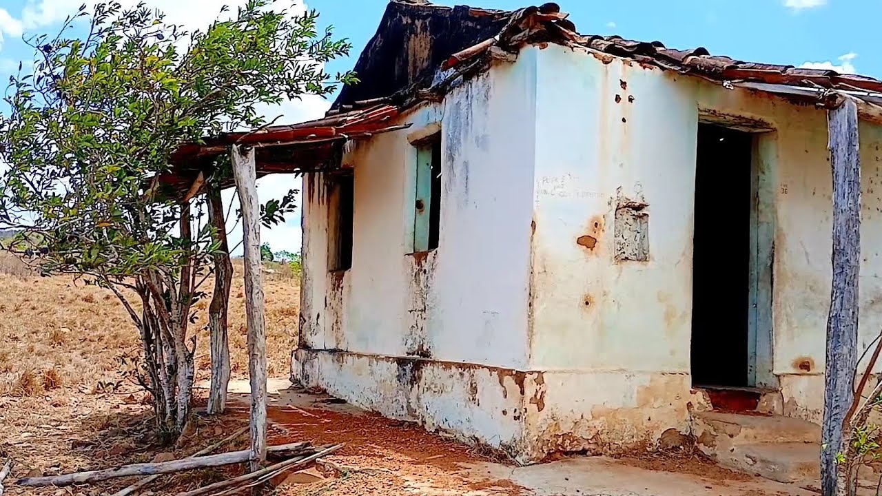Casa e Capela Abandonadas