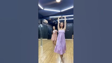 Bài tập mở vai và luyện bước đi đẹp | Exercises to open the shoulders and practice beautiful steps