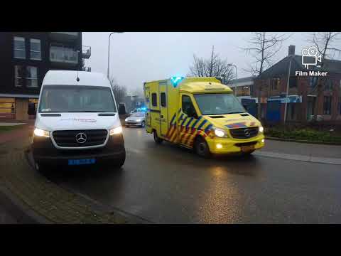 (versneller) hulpdiensten met spoed naar een Reanimatie in de Wilhelminastraat Sliedrecht