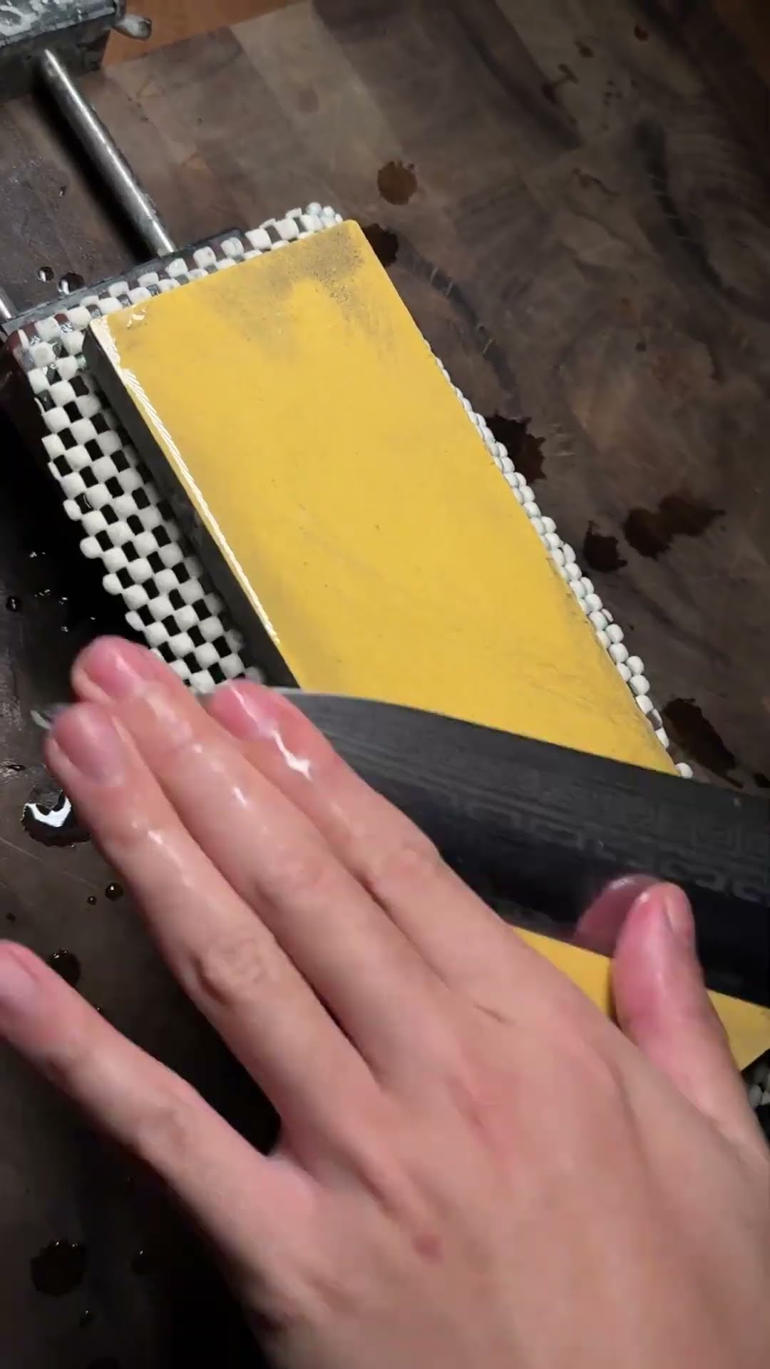 [問卦] 衛生紙會黏龜頭怎辦？