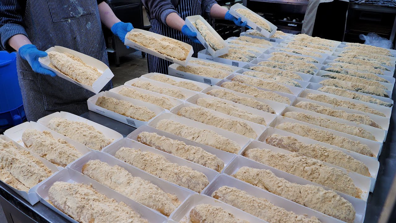 приготовление различных кремовых хлебов из фасолевой муки (хлеб инчжольми) - Корейская уличная еда