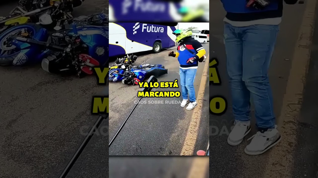 Motociclista Queda Envuelto en un Caótico Accidente 😱 (@betilloelpillo99)