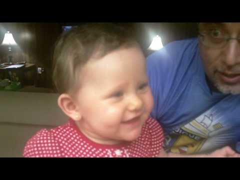 Sofia Emilia Cagada de la risa!