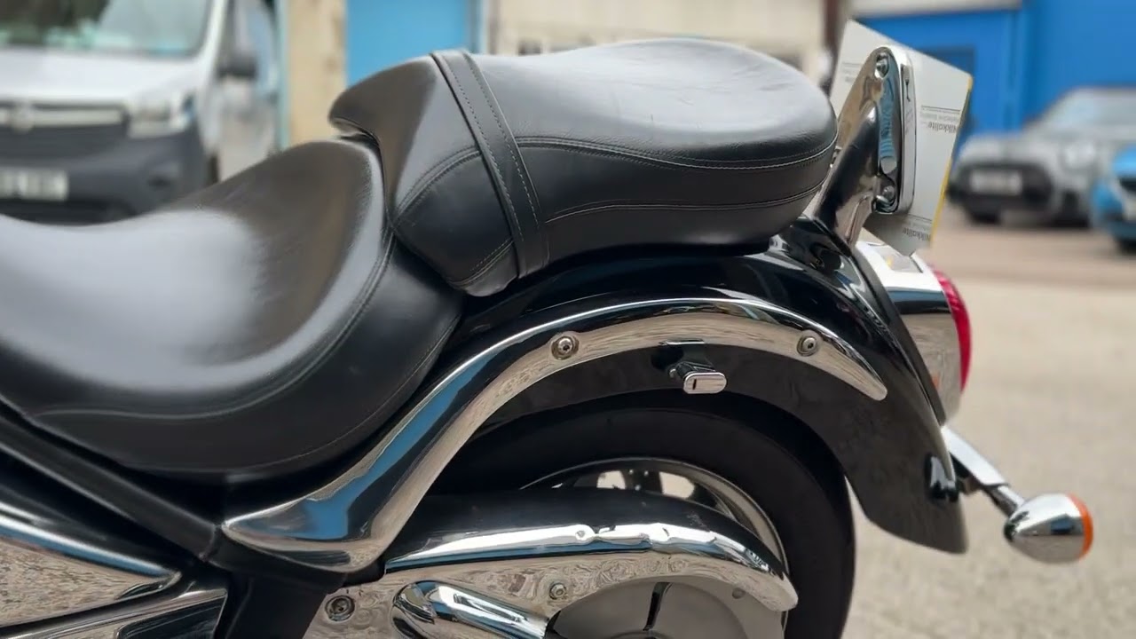 Kawasakis VN2000 walk around and sound