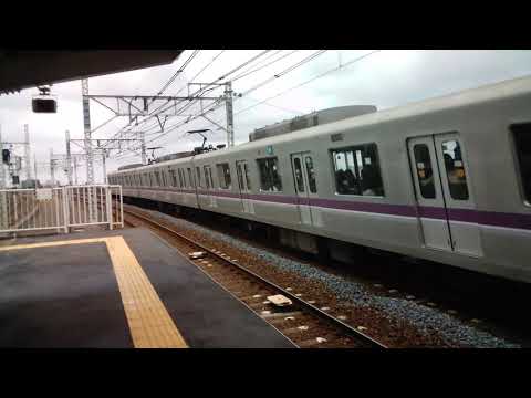 東京メトロ半蔵門線08系小菅駅通過