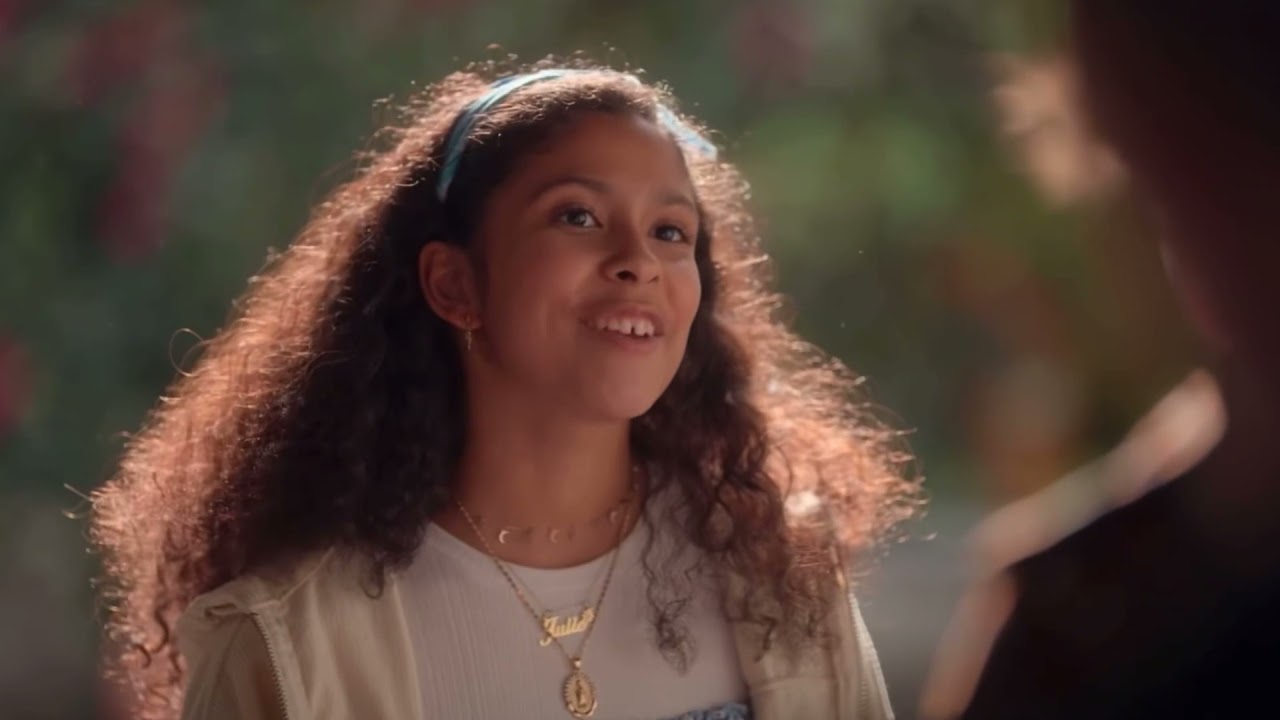 Julie and Luke falling for each other part 2💕