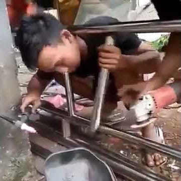 Kocak asksi pekerja tukang las yang 1 ini