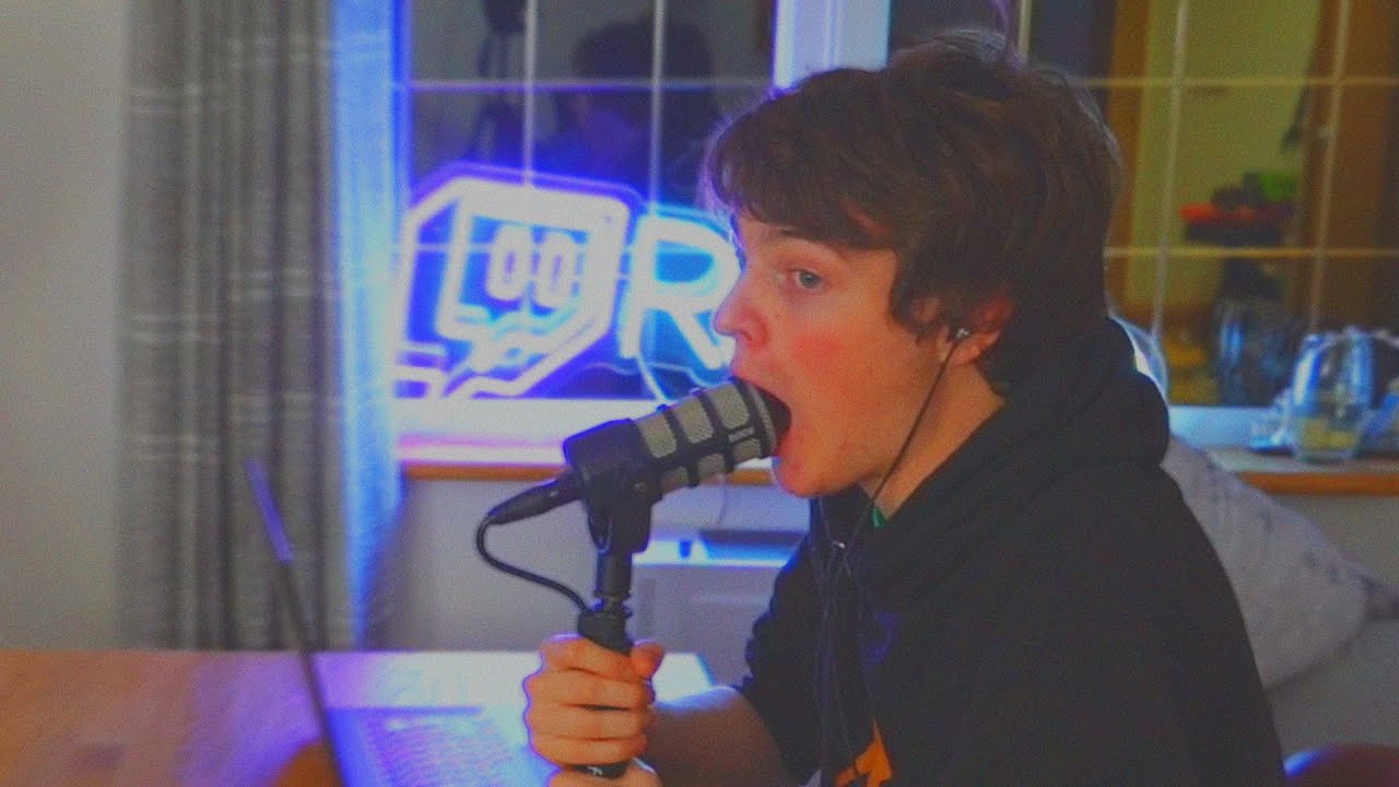 tubbo learns how to use microphone YouTube