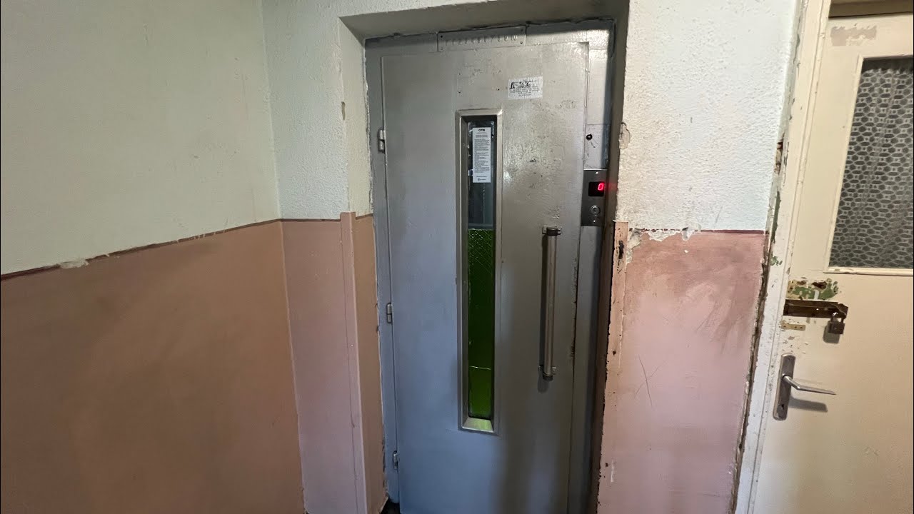 Old Modernised IFMA Traction Elevator@Strada Erou Ciprian Pintea Nr.15 Bl.1,Bacău, Romania