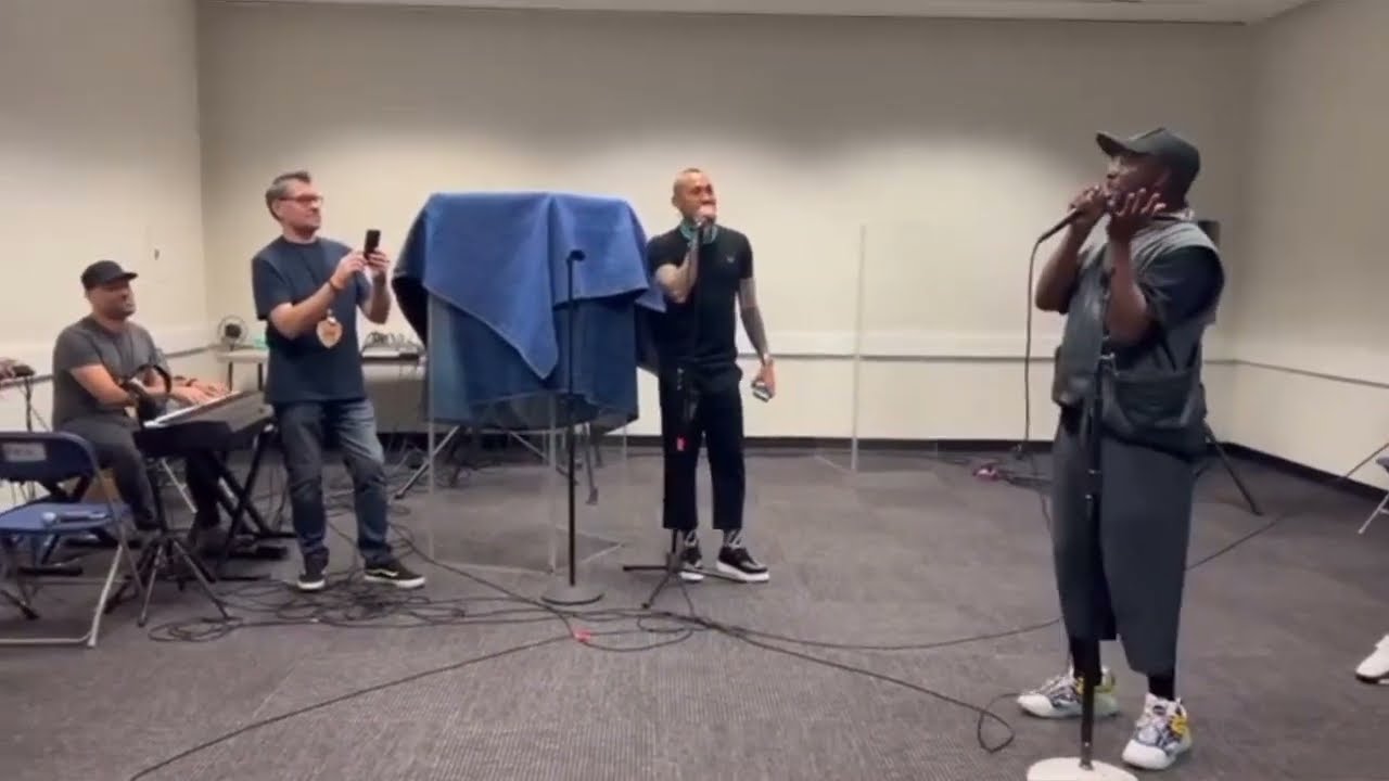 Sara James rehearsing with Black Eyed Peas for the America's Got Talent final