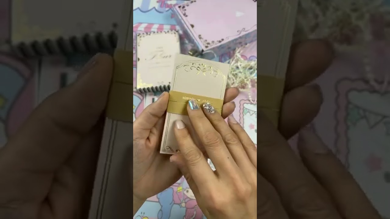 ASMR unboxing Simply Gilded sub box