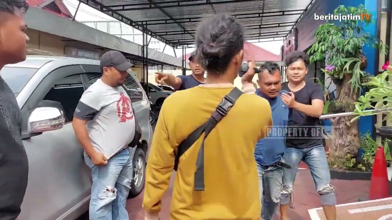 PRIA NGAWI DITANGKAP POLISI, AKIBAT SUKA PEPET WANITA DAN PAMERKAN KEMALUAN