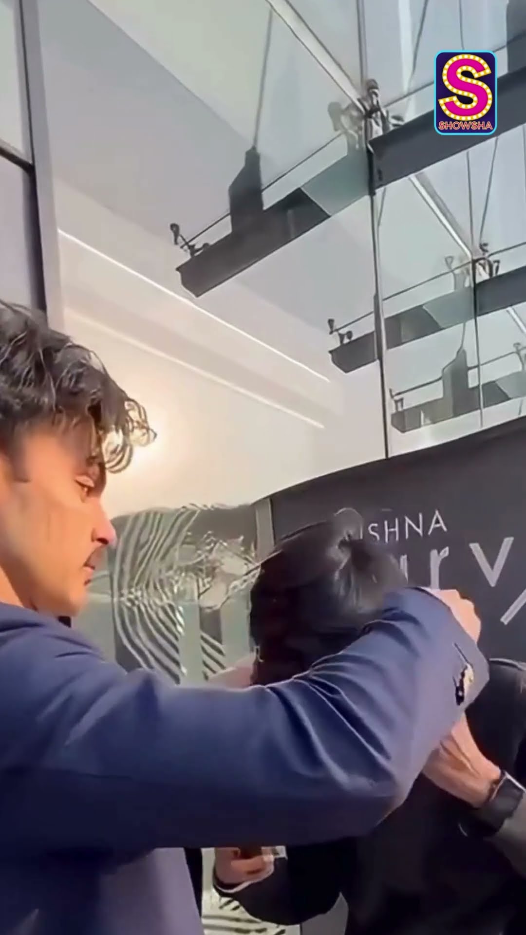 Veer Pahariya's Sweet Gesture For The Paps Is Truly Heartwarming As He Shares His Sky Force Locket