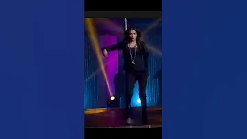 رقص اروهي إجباري في الملهى امام الجميع من مسلسل حب خادع 