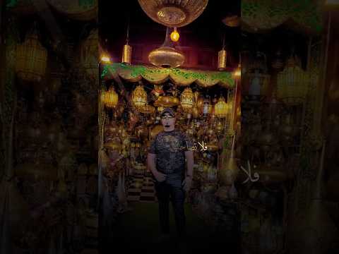 لدي المصباح والنار والنجوم والقمر والشمس ولكني ما لم أنظر في عينيها لا أرى إلا ظلام الليل