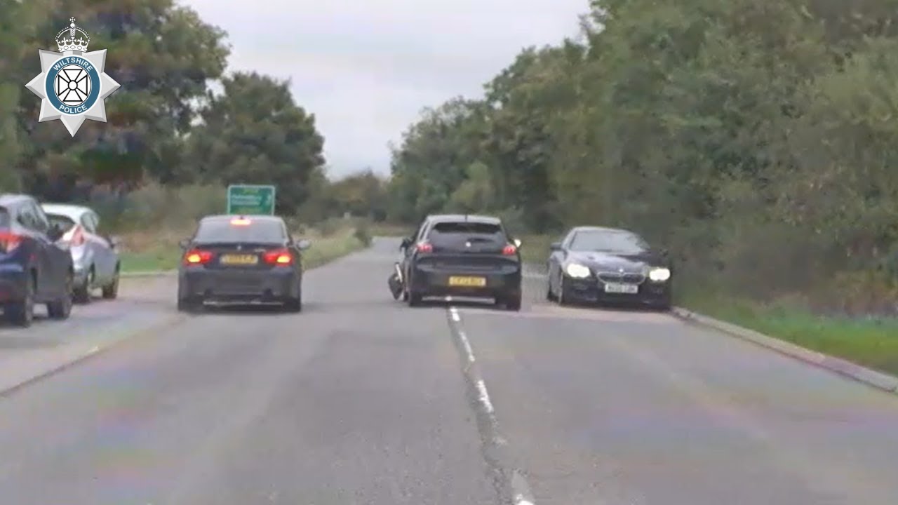 Intense police chase sees drug driver speed down hard shoulder - YouTube